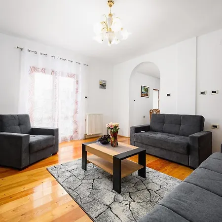 Apartment Fuer 6 Personen Ca 120 Qm In Paradiz Bei Labin, Istrien Binnenland Von Istrien