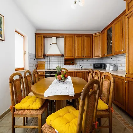 Fuer 6 Personen Ca 120 Qm In Paradiz Bei Labin, Istrien Binnenland Von Istrien Apartment Veli Turini
