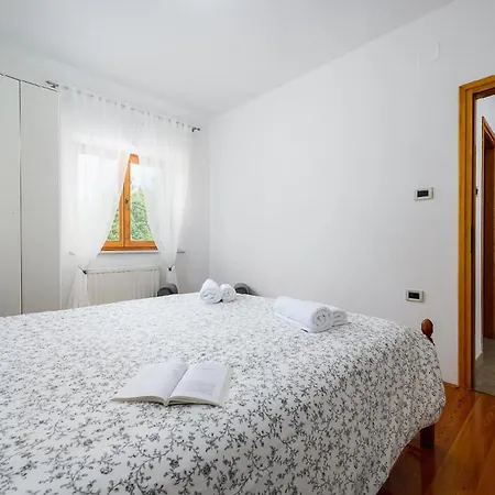 Fuer 6 Personen Ca 120 Qm In Paradiz Bei Labin, Istrien Binnenland Von Istrien Apartment *