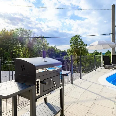 Fuer 6 Personen Ca 120 Qm In Paradiz Bei Labin, Istrien Binnenland Von Istrien Apartment *