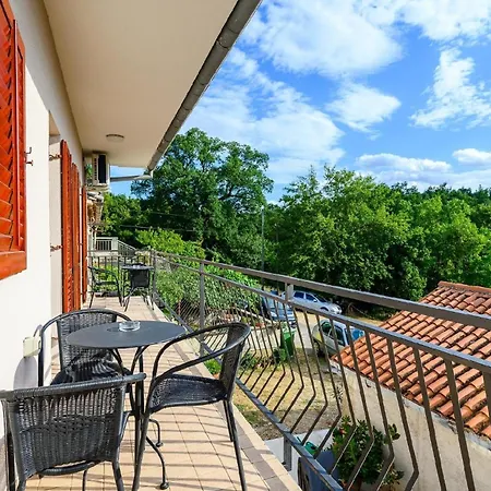 Fuer 6 Personen Ca 120 Qm In Paradiz Bei Labin, Istrien Binnenland Von Istrien Apartment *